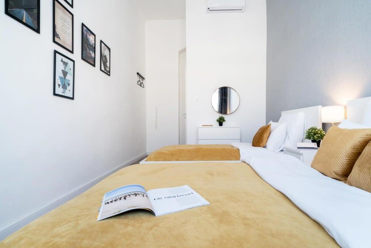 Large Apartment At Perfect Central Location Budapest Exterior foto
